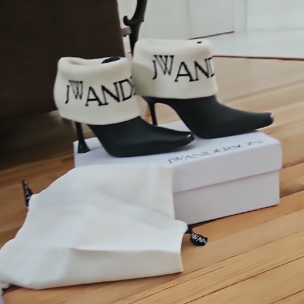 JW Anderson Black and White Women's Ankle Boots. Nrw Sz 38